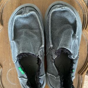 Sanuk boys slip on shoes size 11
